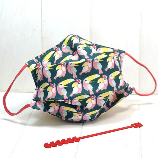 Masque barrière à plis adulte toucans avec 2 barrettes de maintien offertes