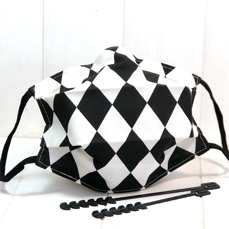 Masque tissu à plis adulte noir/blanc avec 2 barrettes de maintien offertes