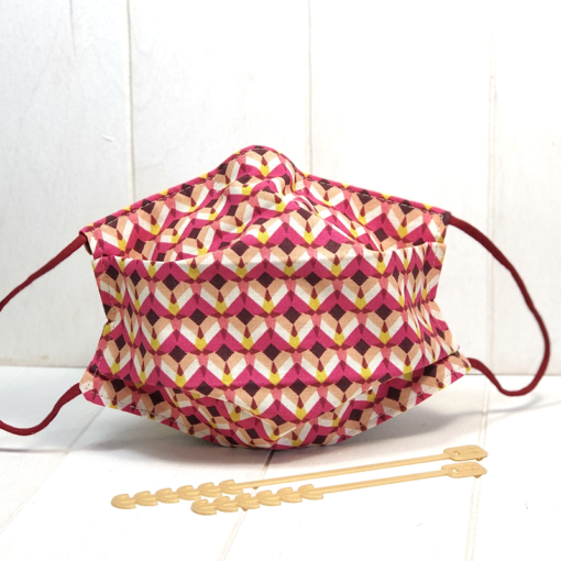 Masque tissu à plis adulte scandi avec 2 barrettes de maintien offertes